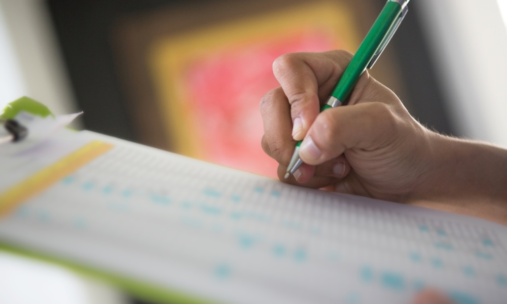 Making a checklist for meeting agenda