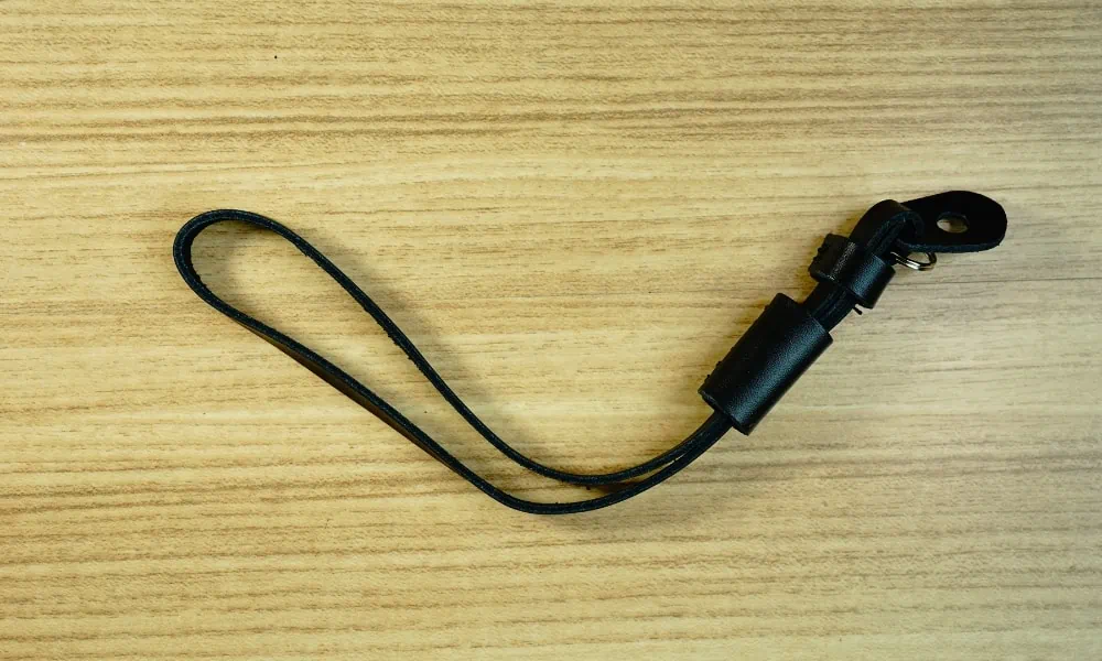 Use this wrist strap with a remote control silicon case cover