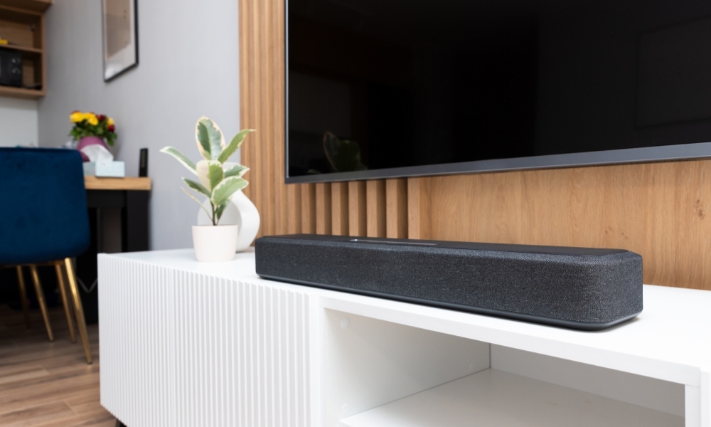 Close up soundbar under a TV